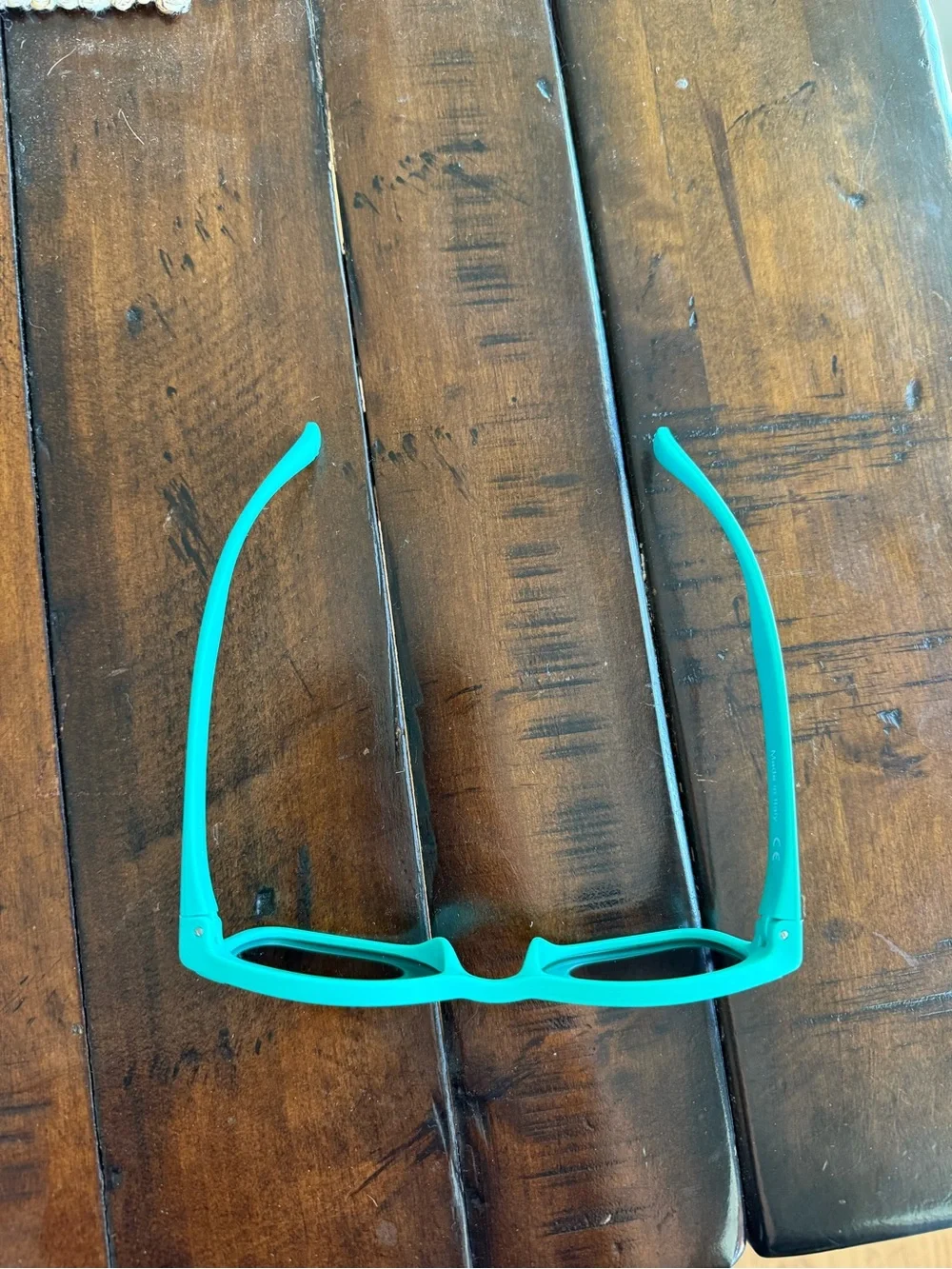 Kids Teal Roshambo Sunglasses with Blue Zipper Case